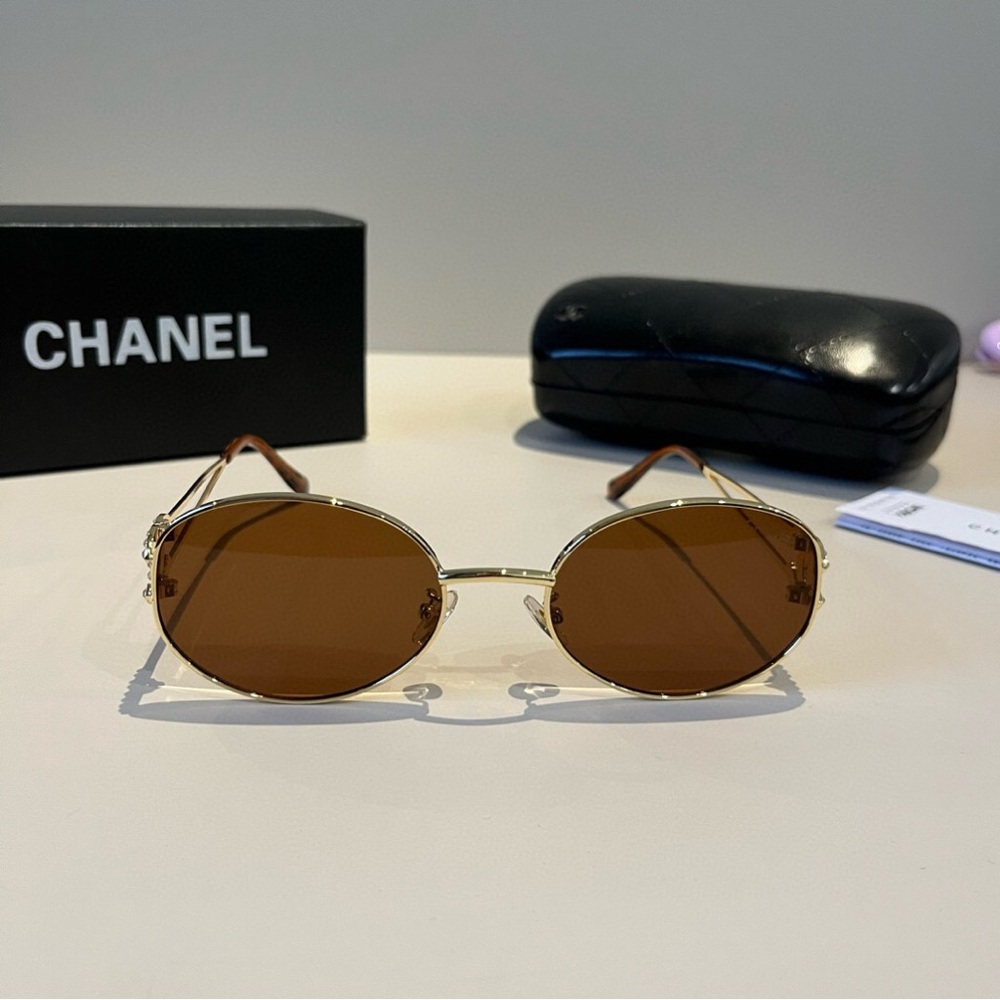 Chanel Gold Aviator Sunglasses with Signature Detailing - Picture 3 of 8